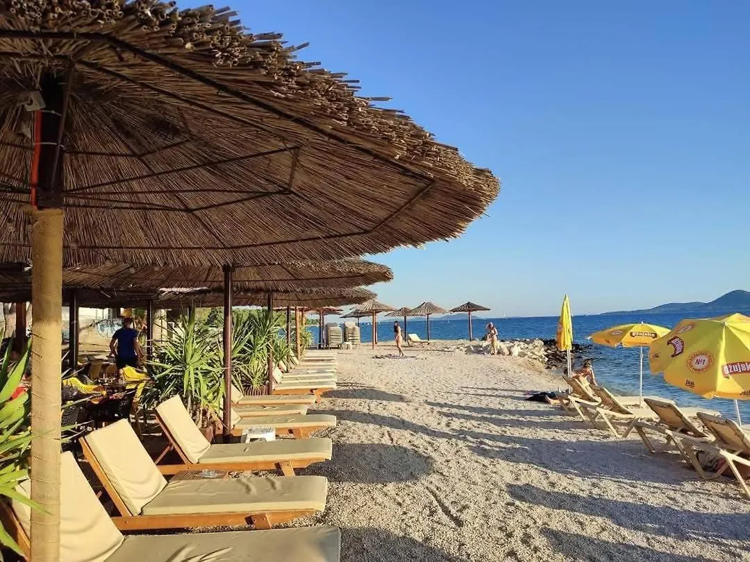 Mobile Home Ana Mia Biograd Na Moru