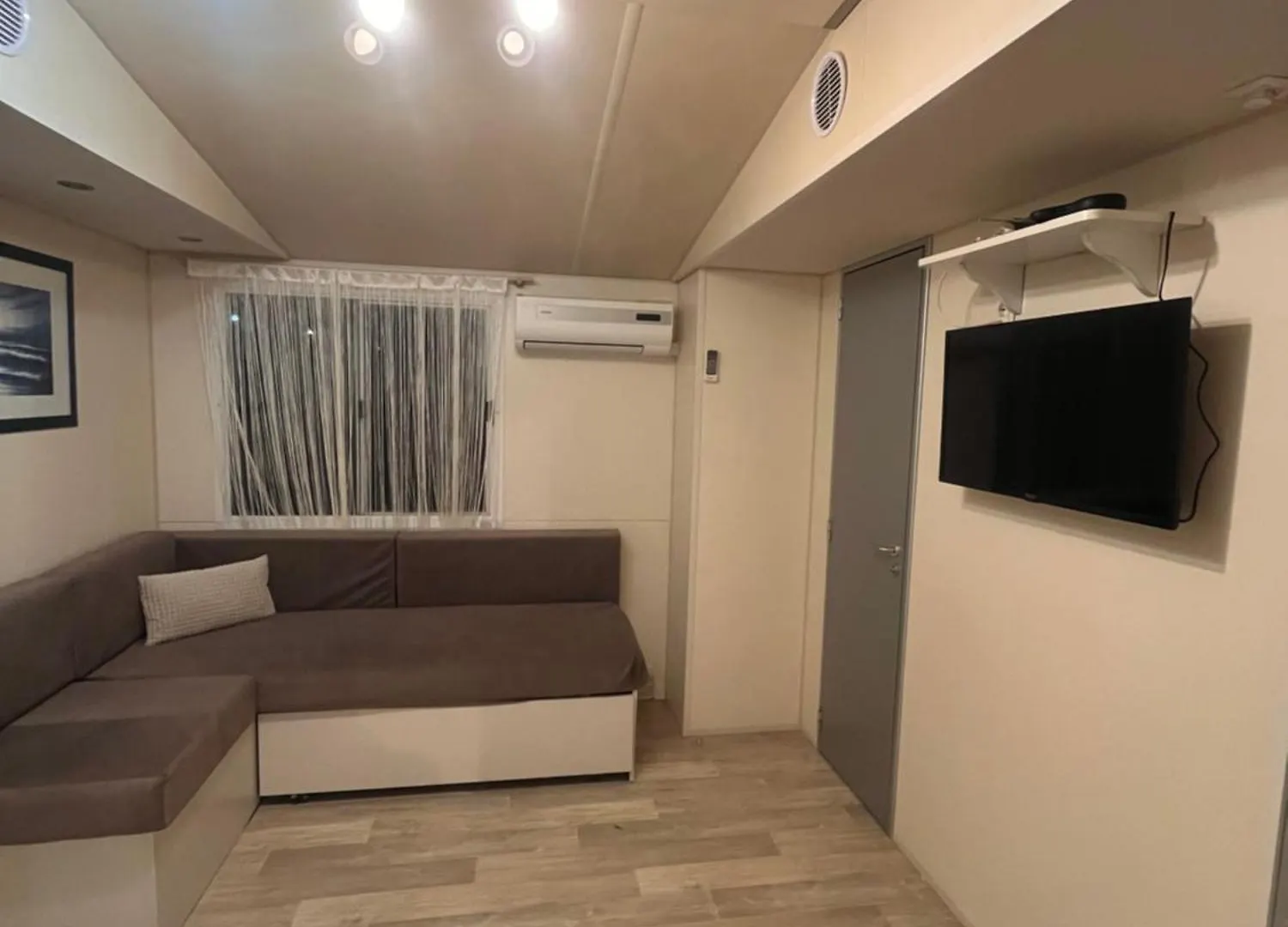 Kemp Mobile Home Ana Mia Biograd Na Moru