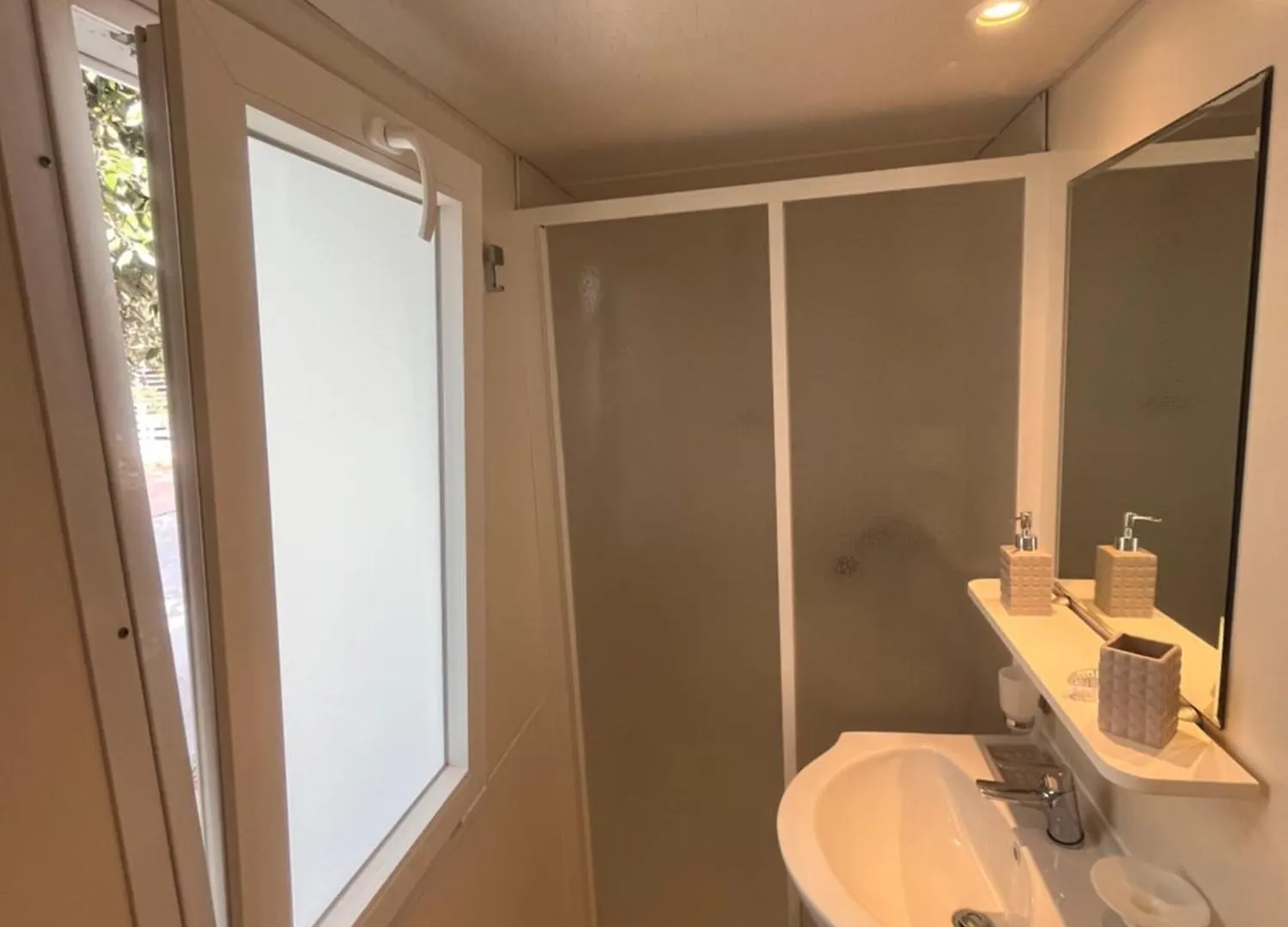 Mobile Home Ana Mia Biograd Na Moru