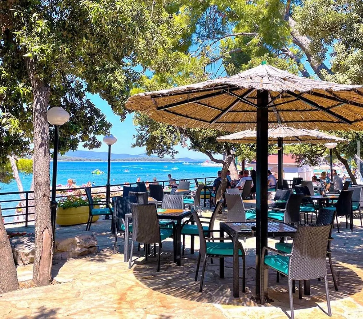 Mobile Home Ana Mia Biograd Na Moru