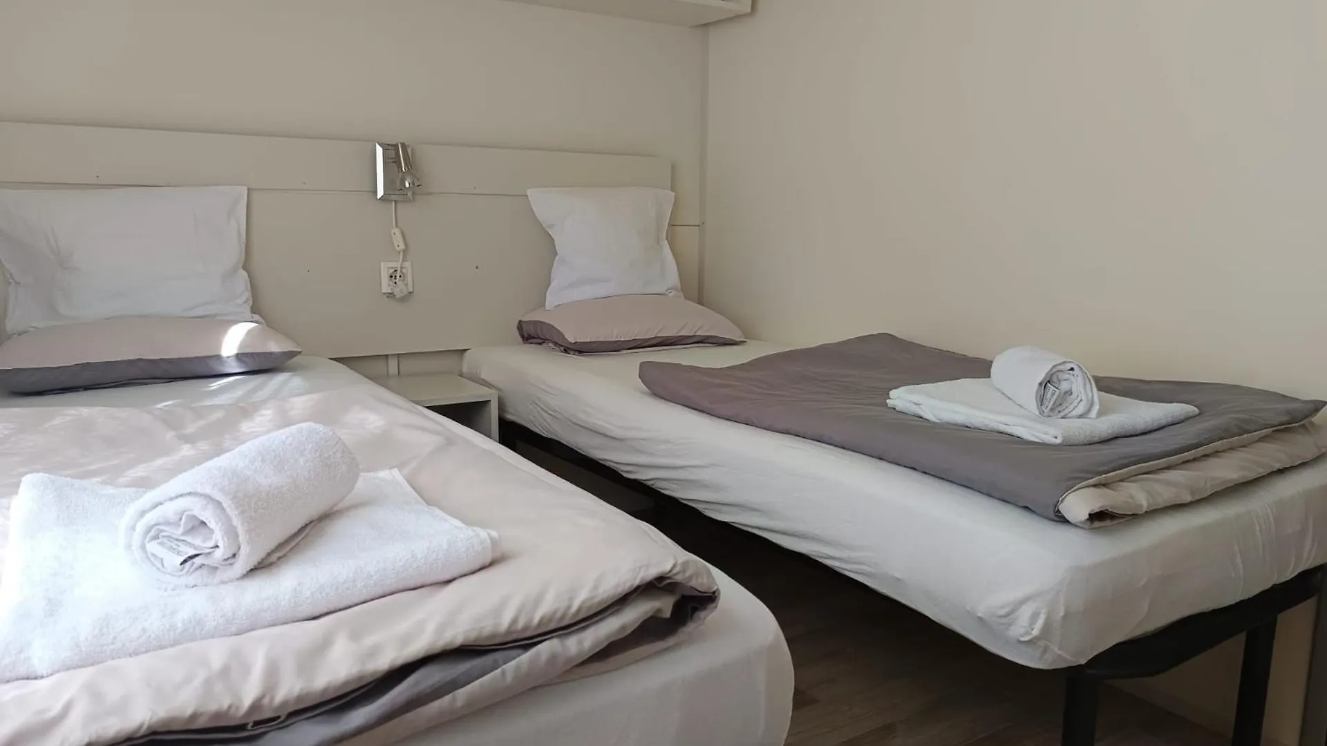 Mobile Home Ana Mia Biograd Na Moru